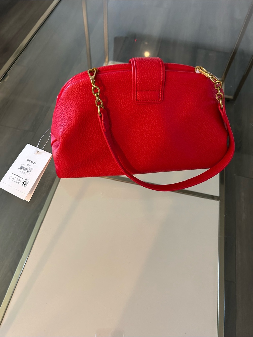 Elegant Red Pebbled Shoulder Bag with Gold Chain Hardware